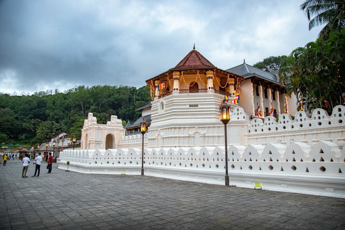 Tannrelikvietempelet i Kandy, Sri Lanka