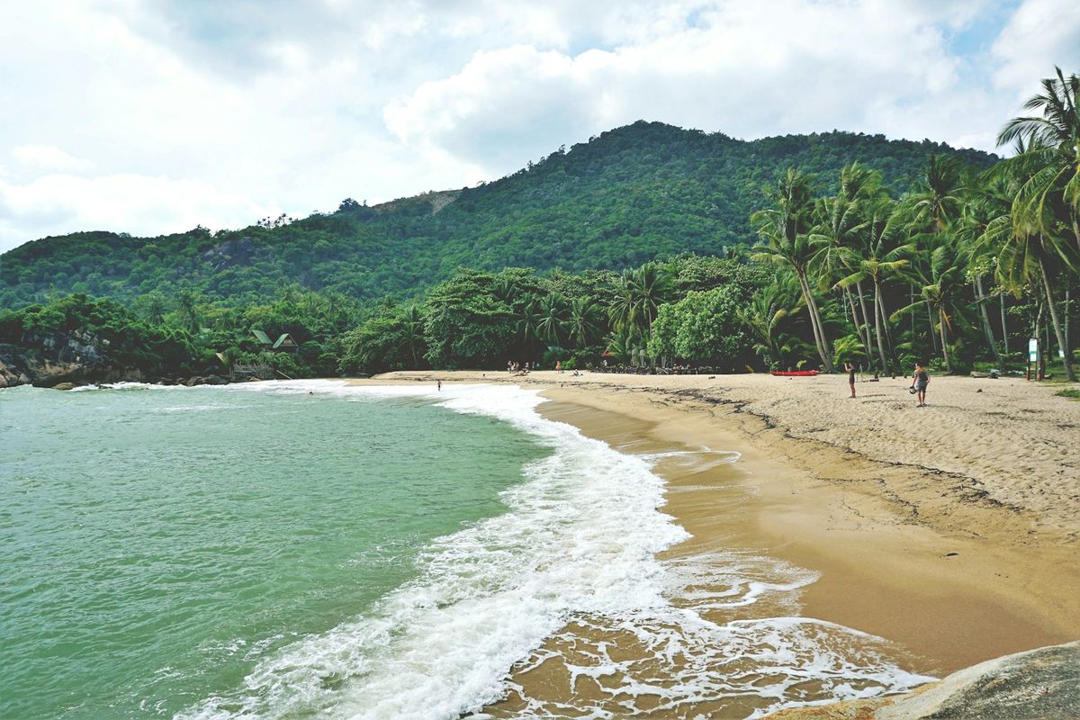 Tropisk strand på Koh Phangan