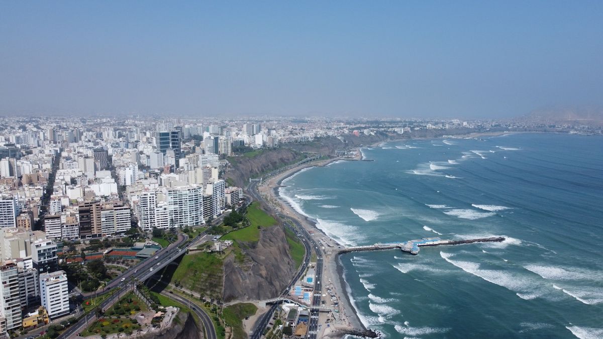 Miraflores-kysten i Lima ved Stillehavet