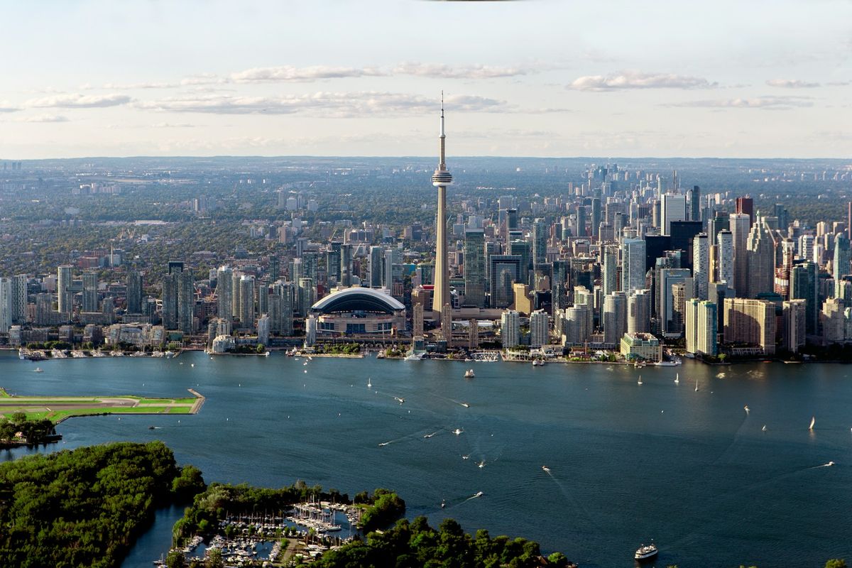 Torontos skyline med CN Tower