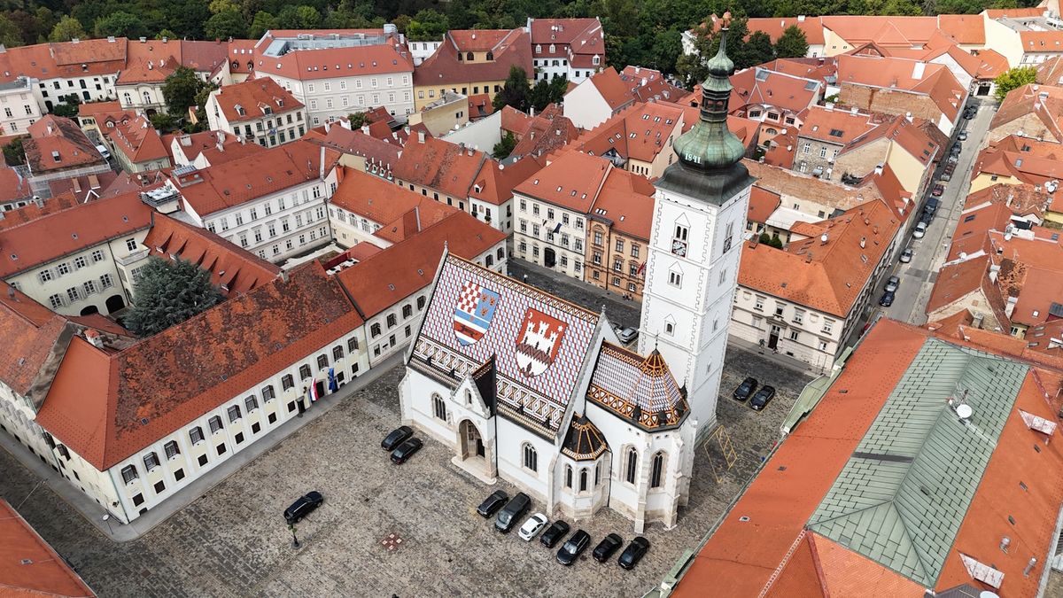 Utsikt over Zagrebs røde tak og gamleby