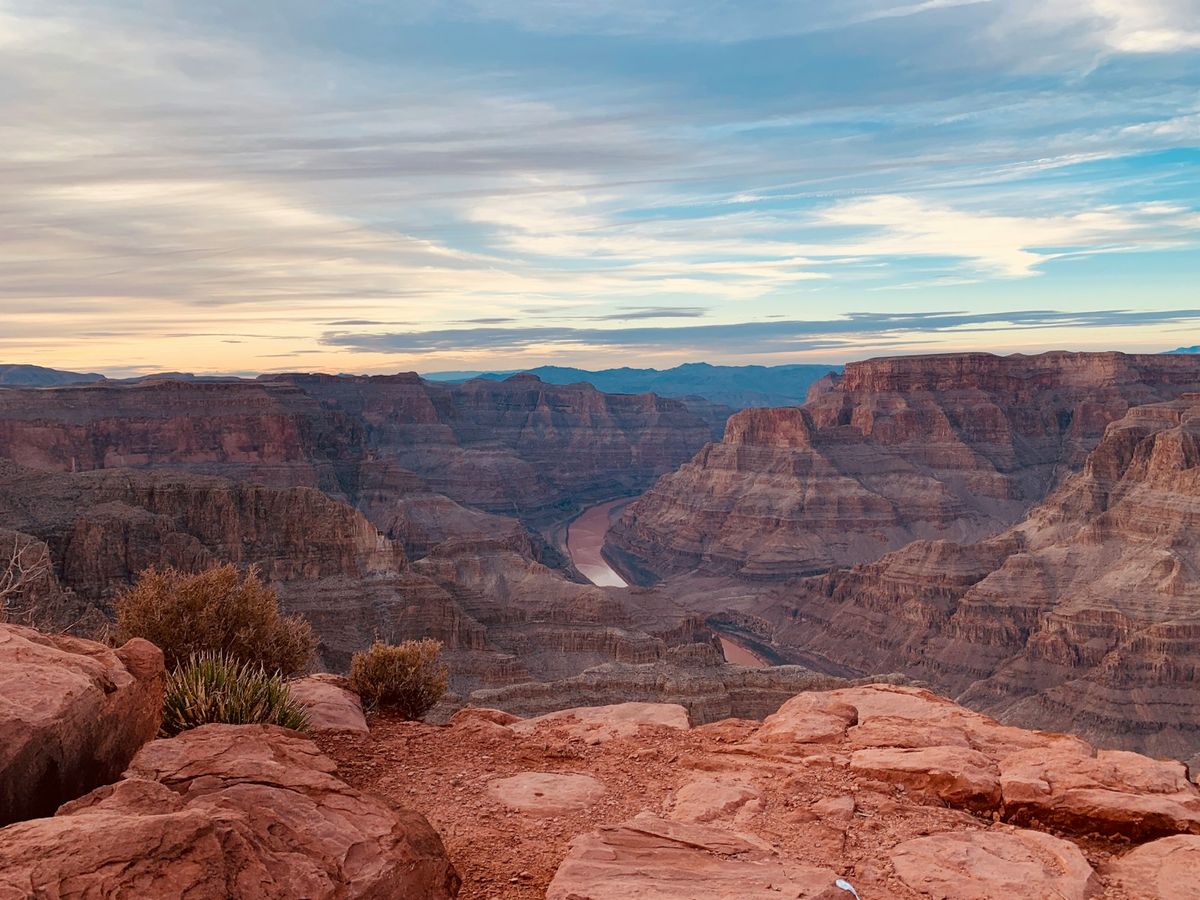 Grand Canyon i dagslys, dramatisk nasjonalpark