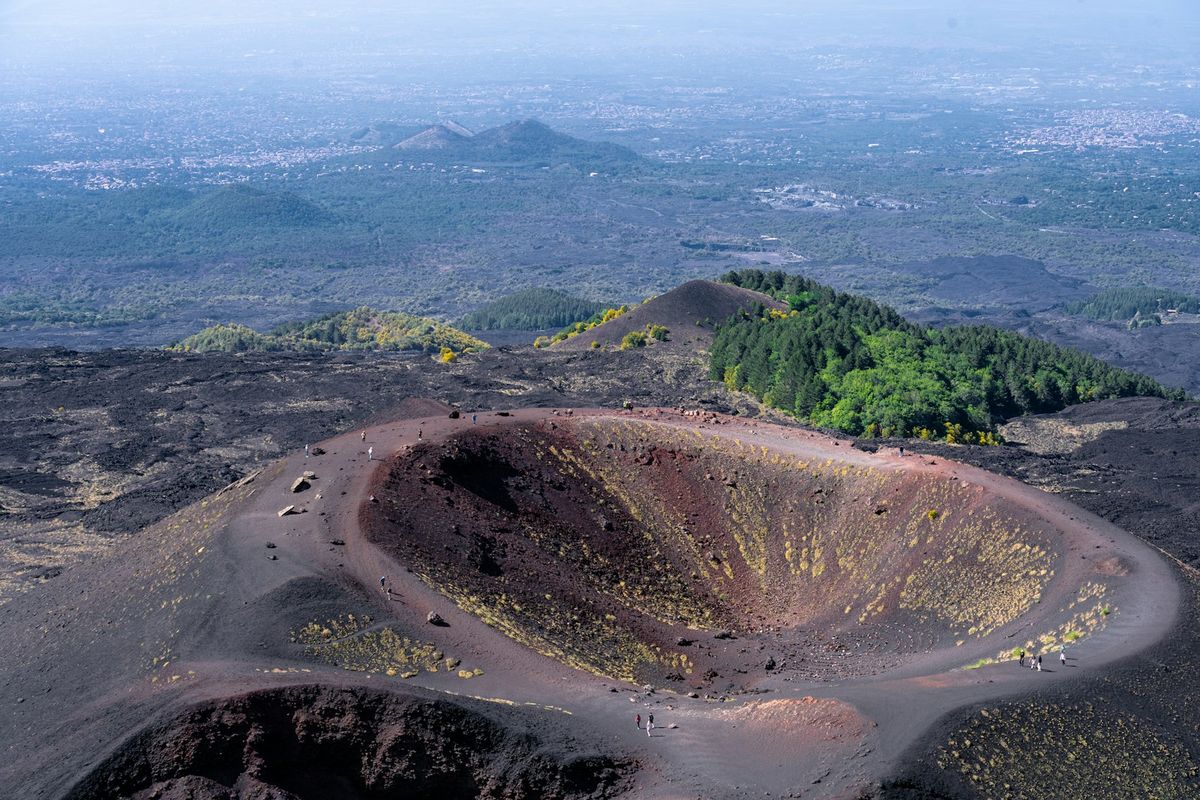 Vulkankrateret på Etna på Sicilia
